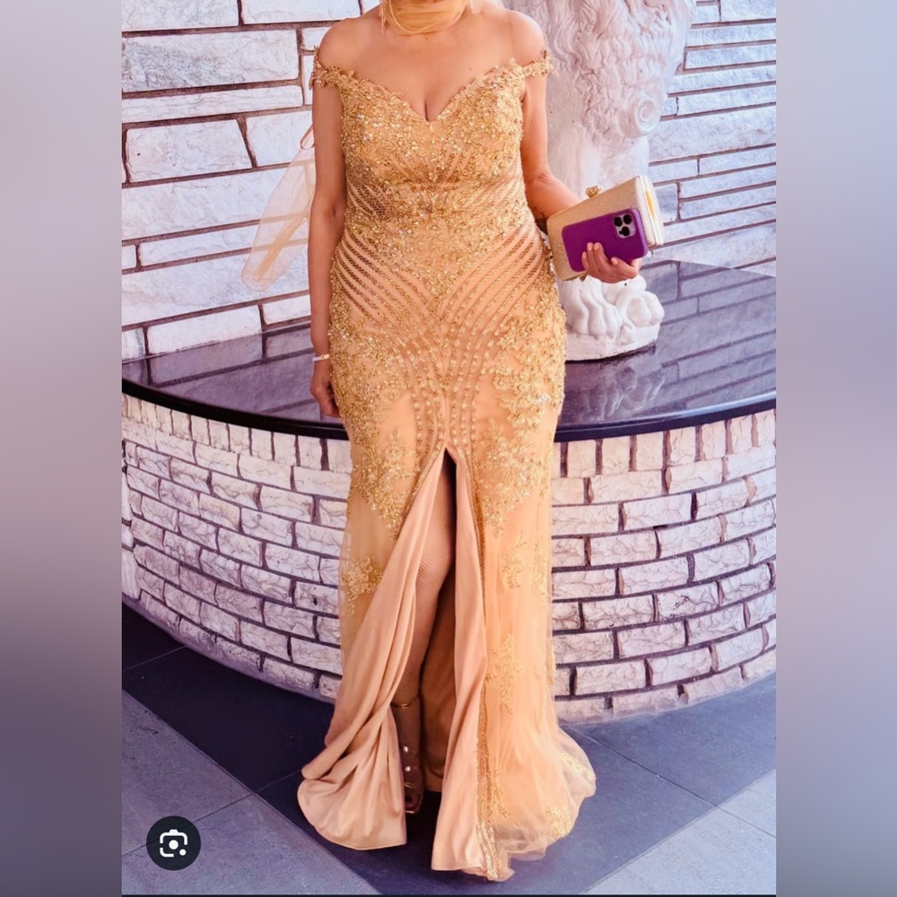 ✨ Custom sequin and diamond Gold Evening Gown✨